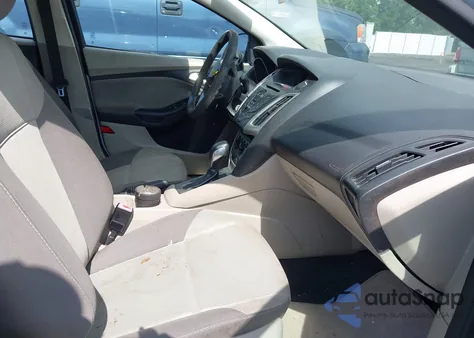 2013 Ford Focus Se z USA, uszkodzony, nr VIN 1FADP3F22DL216627